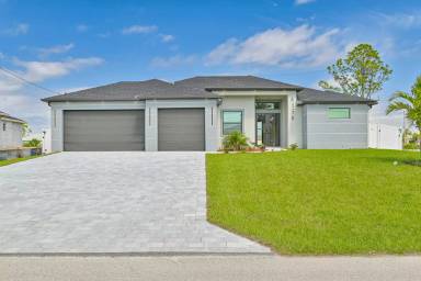 Main picture of 4156 NE 9th Pl