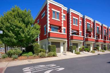 Main picture of 2038 20th St