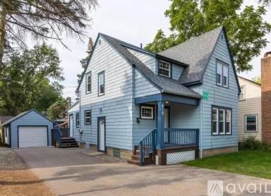 Main picture of 615 W Grand River Ave