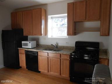 Main picture of 3910-28 N Pine Grove Ave