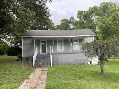 Main picture of 1435 Delaware Ave