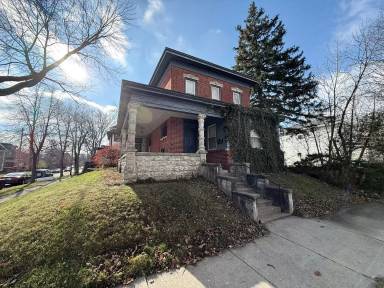 Main picture of 303 W Dewald St