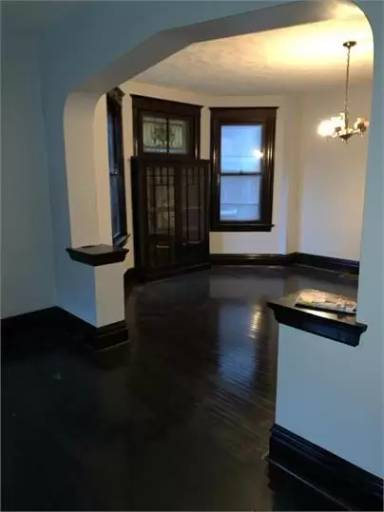 Main picture of 3920 Ashland Ave