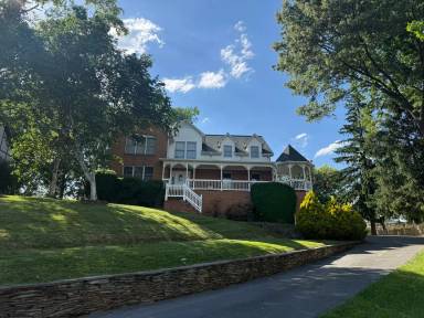 Main picture of 810 Lizabeth Dr