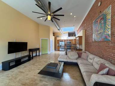 Main picture of 116 E Prairie Ave