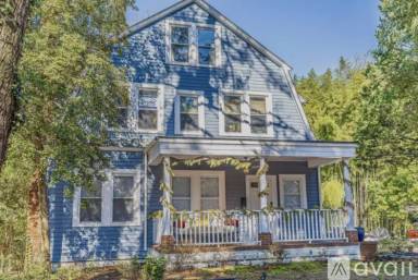 Main picture of 440 N May St