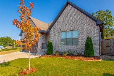 Main picture of 206 Kanis Ridge Dr