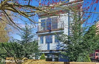Main picture of 410 21st Ave