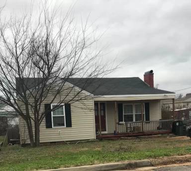 Main picture of 930 16th Ave E