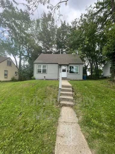 Main picture of 667 Thornton St