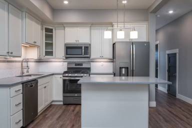 Main picture of 1675 SW Cherry Park Rd