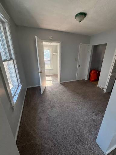 Main picture of 620 E Reynolds St