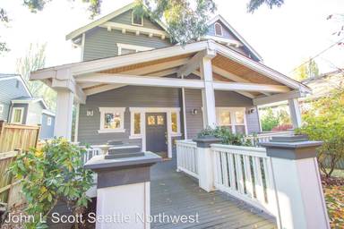 Main picture of 4021 NE 45th St