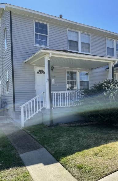 Main picture of 114 Buffalo St