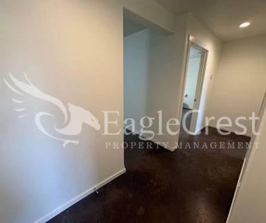 Main picture of 942 NE Spitzenburg St
