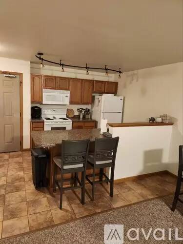 Main picture of 4960 Service Dr