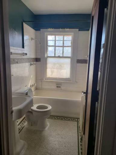 Main picture of 711 Morton St