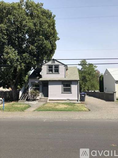 Main picture of 1813 Pleasant St