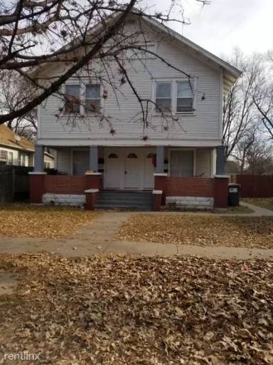 Main picture of 888 N Nims St