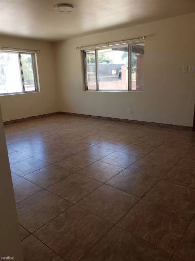 Main picture of 127 Hanks Dr
