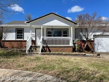 Main picture of 1734 S Lakewood Ave