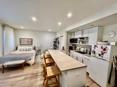 Main picture of 724 Peralta Ave
