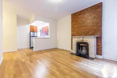 Main picture of 132 E 24th St