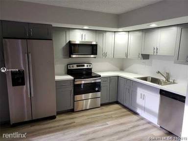 Main picture of 8400 SW 133rd Avenue Rd
