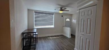 Main picture of 2218 E 16th St