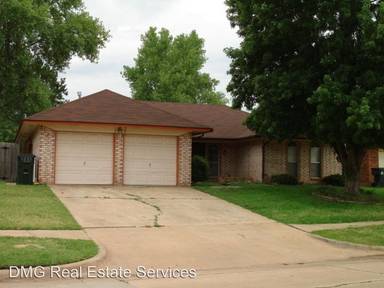 Main picture of 1605 E Boyd St