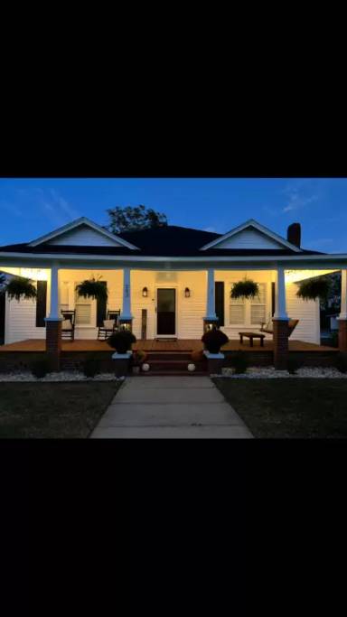 Main picture of 203 King St