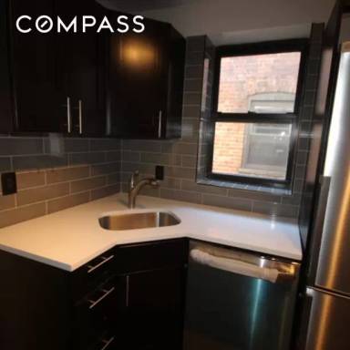 Main picture of 426 Bleecker St