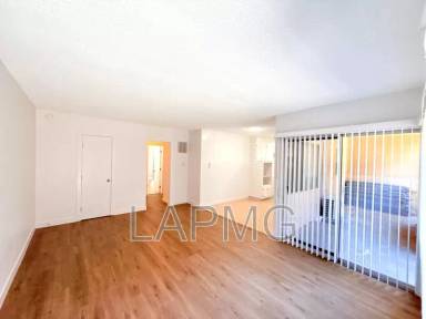 Main picture of 853 W Beach Ave