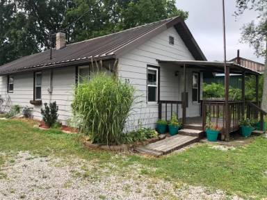 Main picture of 23 Lavoy Rd