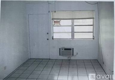 Main picture of 125 NE 30th Ct