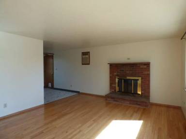 Main picture of 40 University Dr