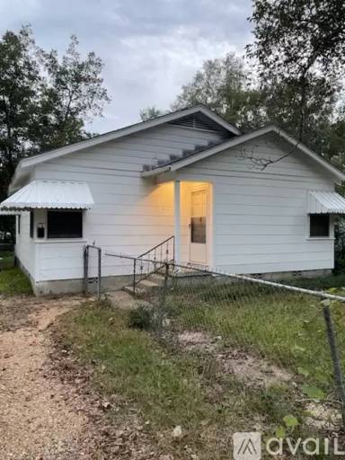 Main picture of 711 Macy Ave
