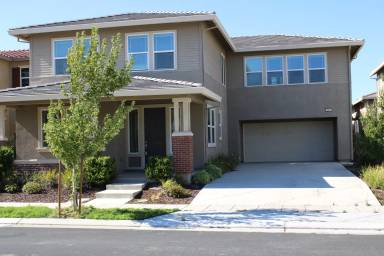 Main picture of 643 W Huntington Ave