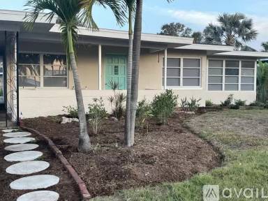 Main picture of 2433 Baywood Dr W