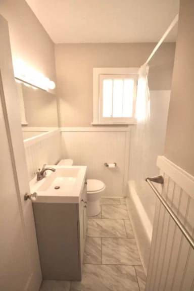 Main picture of 48 E Glass Ave