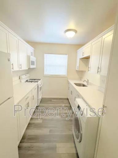 Main picture of 1054 W 1520 N