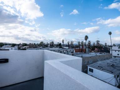 Main picture of 1147 W 37th St