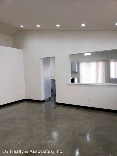 Main picture of 523 E Avenue J12