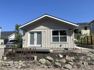 Main picture of 261 Talent Ave