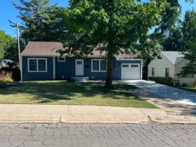 Main picture of 6107 W 58th St