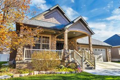 Main picture of 879 S Crescent Dr