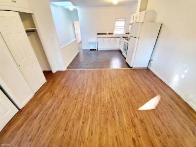 Main picture of 6659 Saunders St