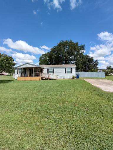 Main picture of 5090 Pleasure Dr