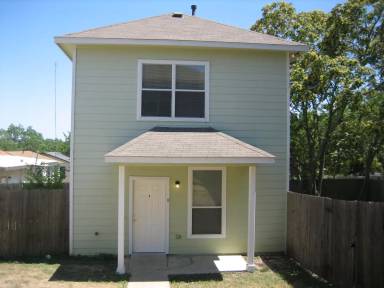 Main picture of 1806 Perez St