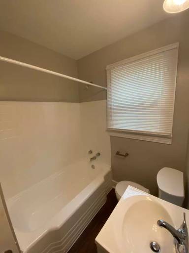Main picture of 130 Oakdale Ct
